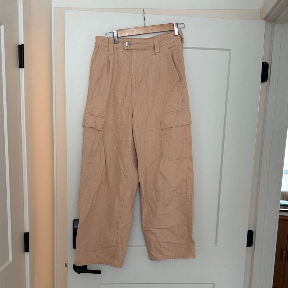 Women’s pink cargo jeans